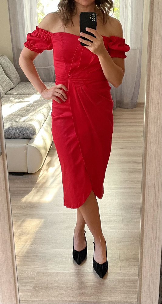 Очень крутое платье! На миниатюрных девушек самое то. Мой рост 152