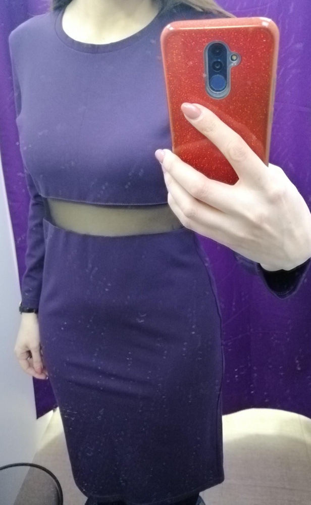 Платье не село на меня. Взяла 48 размер на свой 46, по бёдрам хорошо, а по талии уж очень свободно, особенно видно со спины, не красиво. И цвет не понравился вживую, он не фиолетовый как на фото, а более тусклый. На рост 173 рукав каплю коротковат. Ткань хорошая, пошив тоже норм. Так хотела это платье, долго на него смотрела, но увы. На фигуру песочные часы не садится как надо.