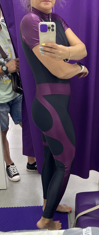 Комбинезон очень понравился. На мои параметры 102-81-105-173 взяла 48. Сел отлично. Нигде ничего не жмёт. Есть запас по росту. 