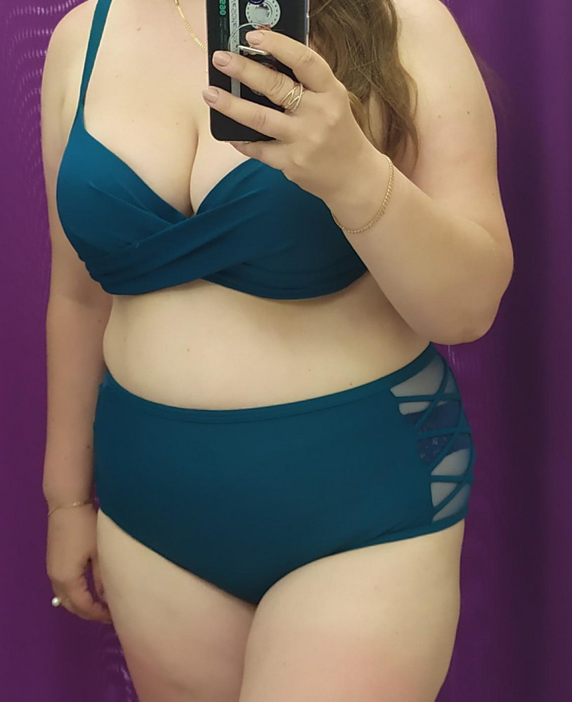 На ог 105,об 108 взяла по отзывам 54 размер. Как по мне - плавки большие, лиф как раз.