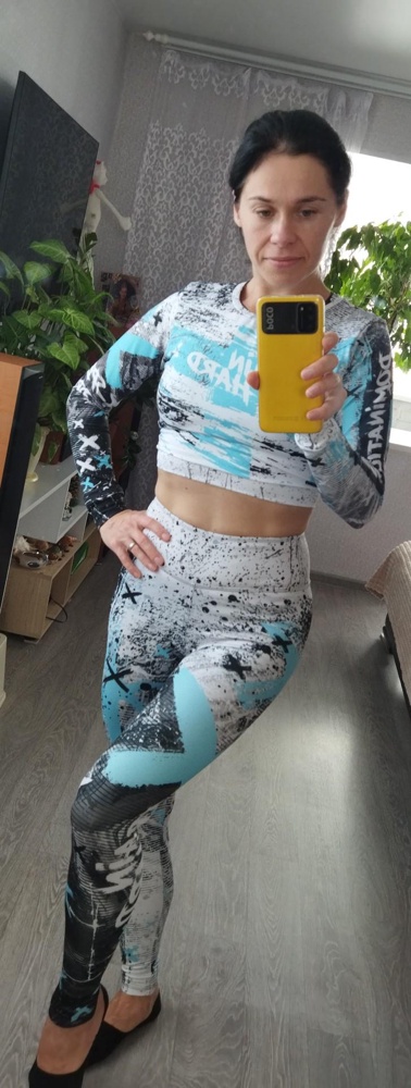 По размерам в таблице подошёл идеально. Приехал очень быстро, в отличном состоянии, рекомендую.