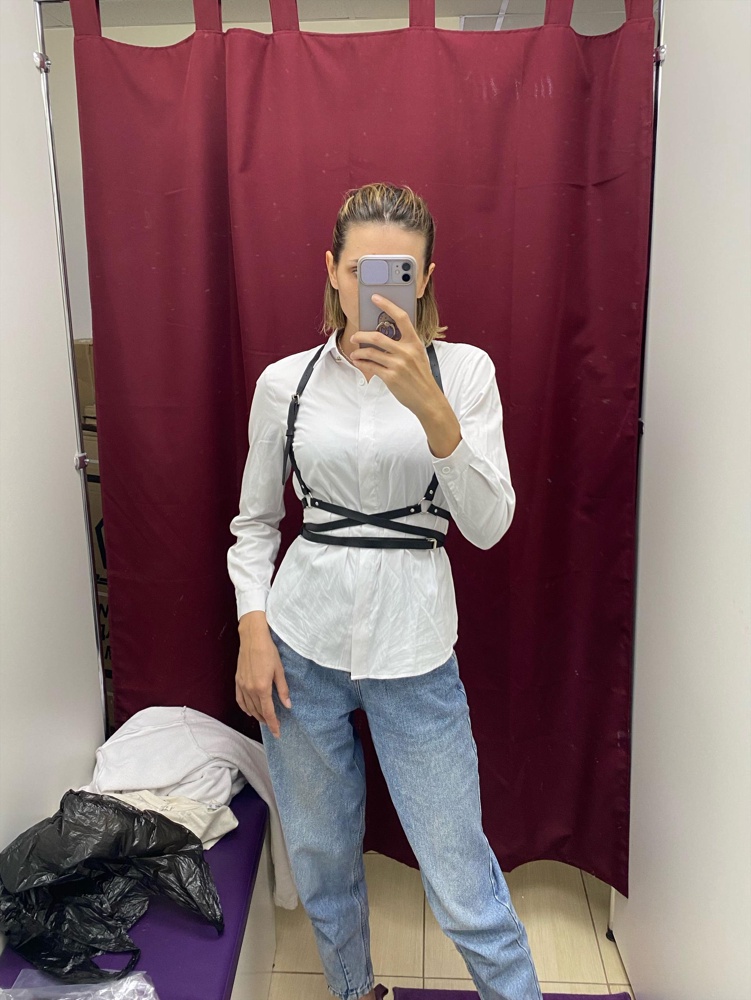 Всё понравилось, села хорошо, смотрится очень красиво, как я и ожидала. 