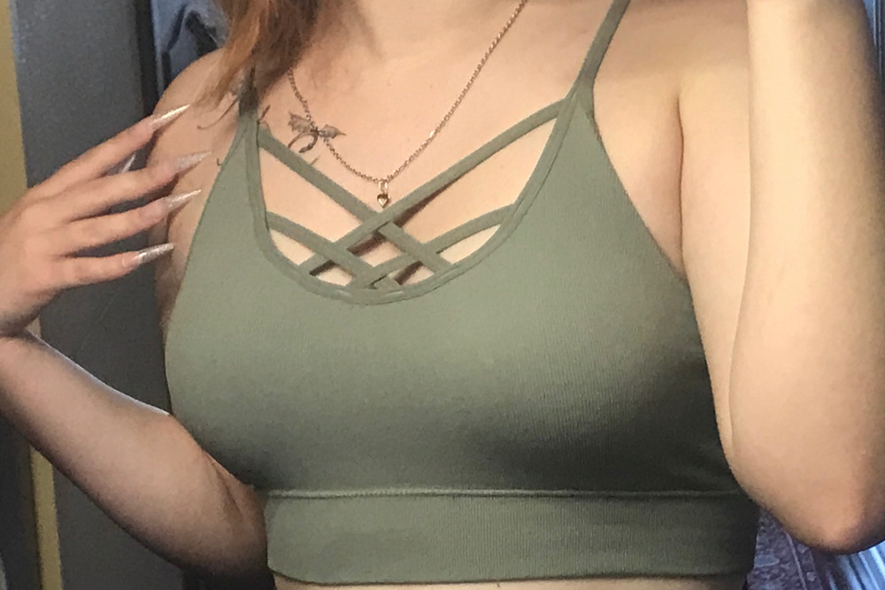 шикарный топ, удобный, ничего не жмёт, хожу,радуюсь