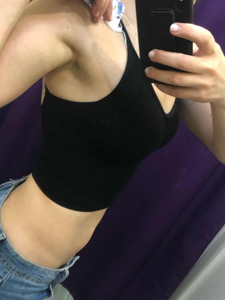 Приятный к телу. На объём 88 сел хорошо. Сшит хорошо ) советую )