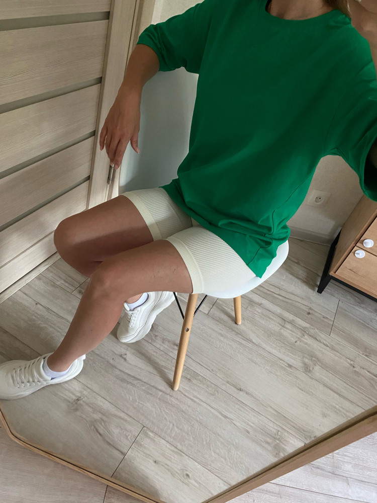 Огонь🔥 сегодня первый раз надела велосипедки, все спрашивают где купила и просят ссылку на продавца))) заказывала эти и на тысячу рублей дороже другого продавца, ничем вообще не отличаются, качество превосходное и ничего не перетягивает, просто нужно размер правильно подобрать. Оставила эти. Совсем немного просвечивают, но это вообще не критично, белье телесного цвета и норм или футболку подлиннее😁 В общем я довольна на все 100%. 