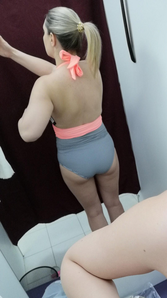 Отличный купальник! Идёт в размер, хорошо утягивает линию талии, выигрышно смотрится грудь в данной модели. Рекомендую к покупке.