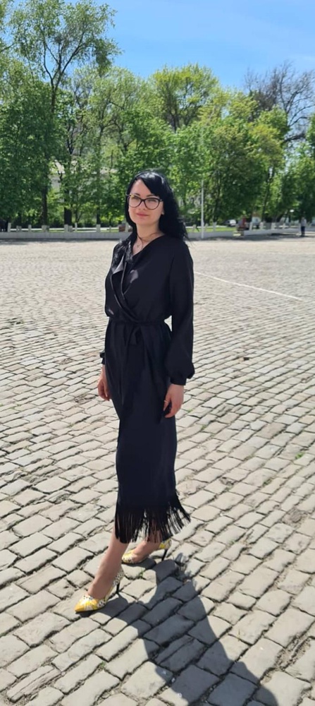 отличное платье, не мнётся, не жаркое, покупкой довольна