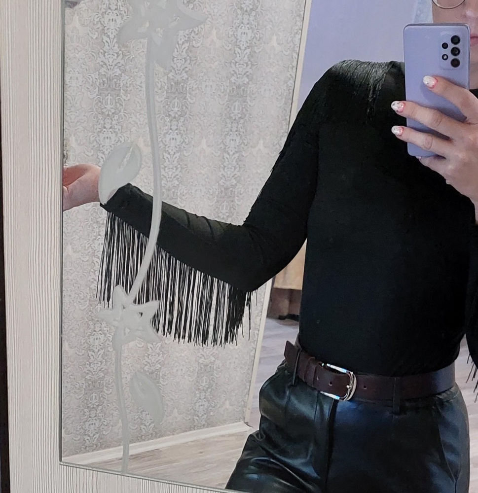 Оригинальное, из 4 заказанных кофт, выбор пал именно на это боди. Смотрится интересно, ткань приятная, надеюсь барометр продержится долго, не выпадет, как пишут в некоторых отзывах. Мой обычный размер 44-46, но подошёл только 48, может из-за роста конечно, рост мой 168.