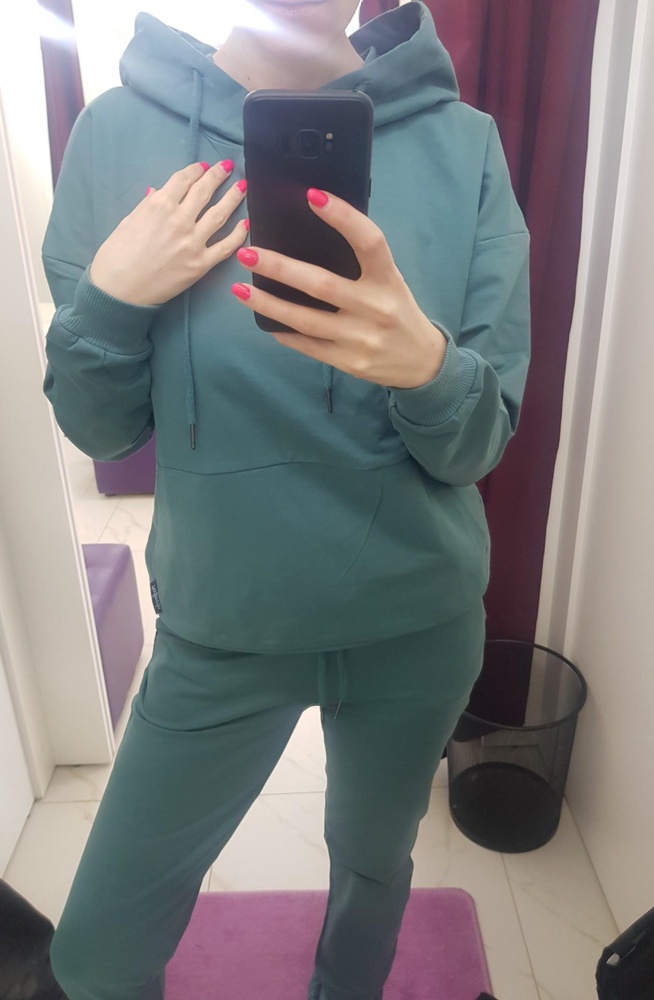 Костюм понравился.  Ткань без начёса, средней плотности. Швы ровные. Штаны в размер, худи чуть оверсайз. Перезакажу в другом цвете.