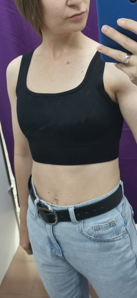 Топ потрясающего качества, плотный, но в меру, идеально ложится по фигуре, на размер 40-42 взяла S, идеально подошёл, выкупила чёрный и бежевый, спасибо огромное🌷