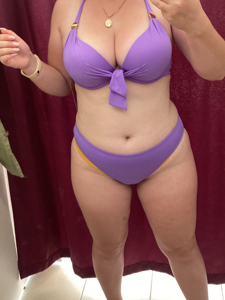 Не взяла из-за заломов на чашке. Все село отлично, сам купальник очень понравился! Но такой деформированный верх меня не устраивает. На фото плохо видны заломы, но что есть. Еще и 75р отдай не за свой косяк