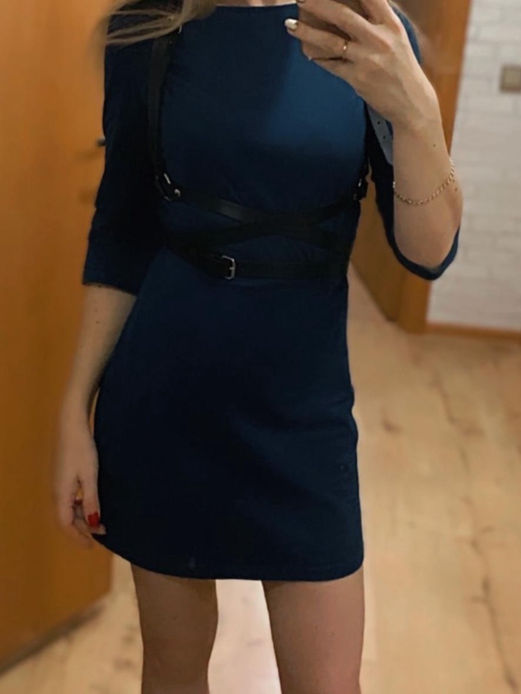 Все как на фото,на 42 размер 40-42 подошёл хорошо.