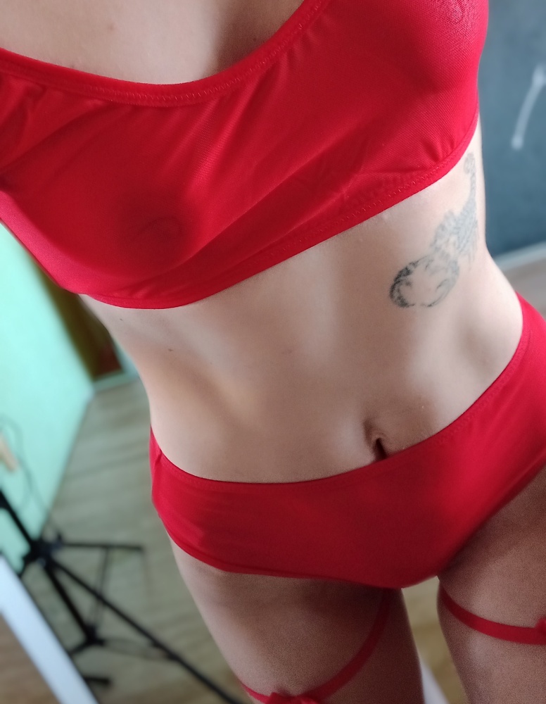 Оно идеально, на теле сидит легко и приятно, почти не ощутимо. Сетка качественная, мягкая. 