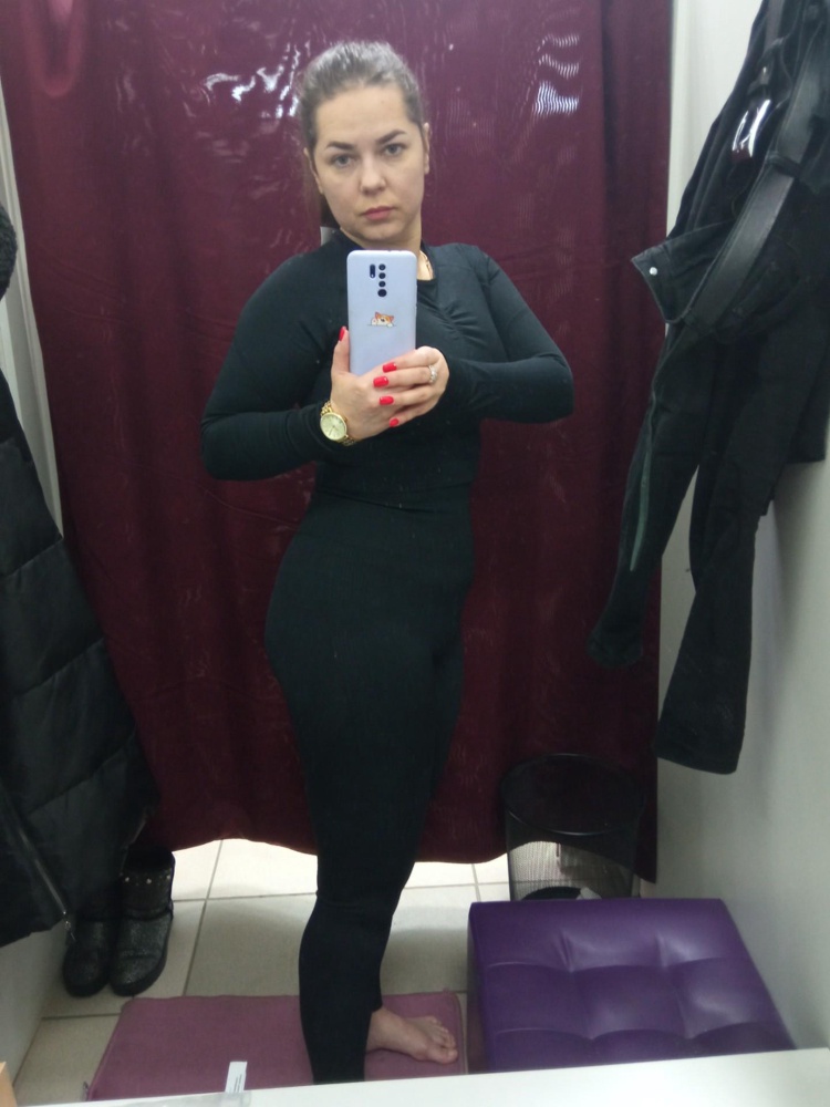 Костюм хороший, качество хорошее, плотный материал, размер соответствует L. Рекомендую.