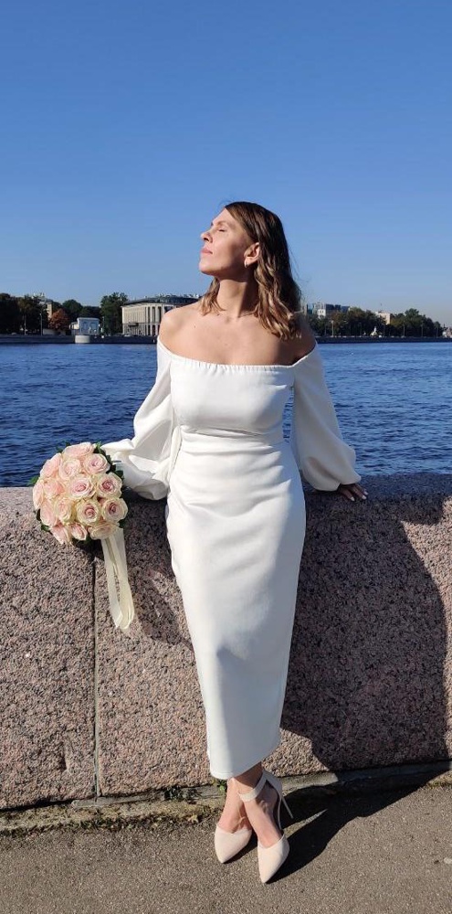 Платье просто шикарное! Выбрала его для росписи, не пожалела. Ткань приятная, резинка не спадает. Маломерит, заказала на 2 размера больше.