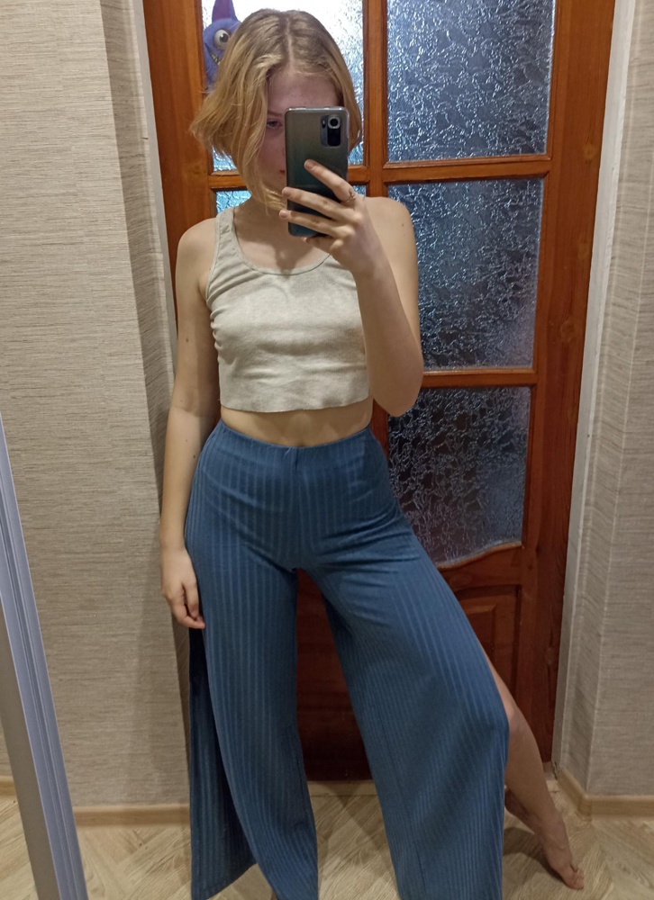 Всё круто, я ношу 42, но взяла 44.Для танцев самое то