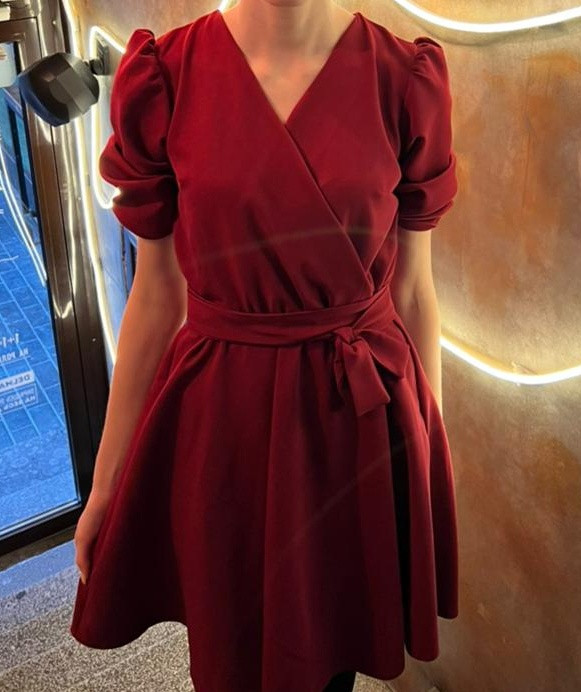 Очень классное платье, пришло размер в размер, качество отличное, швы качественные, сидит как надо!