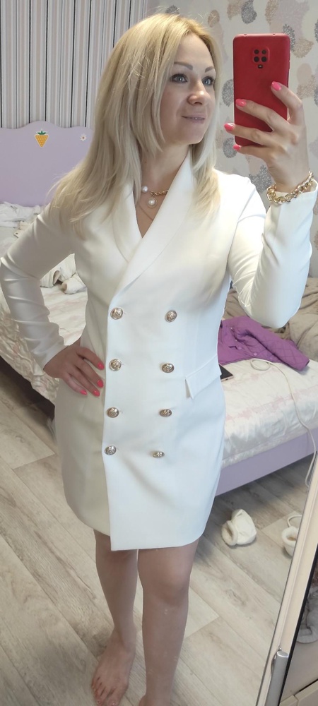 Хотелось бы ткань плотнее, немного просвечивает сзади. Длина хорошая на мой рост 164.Оставляю.