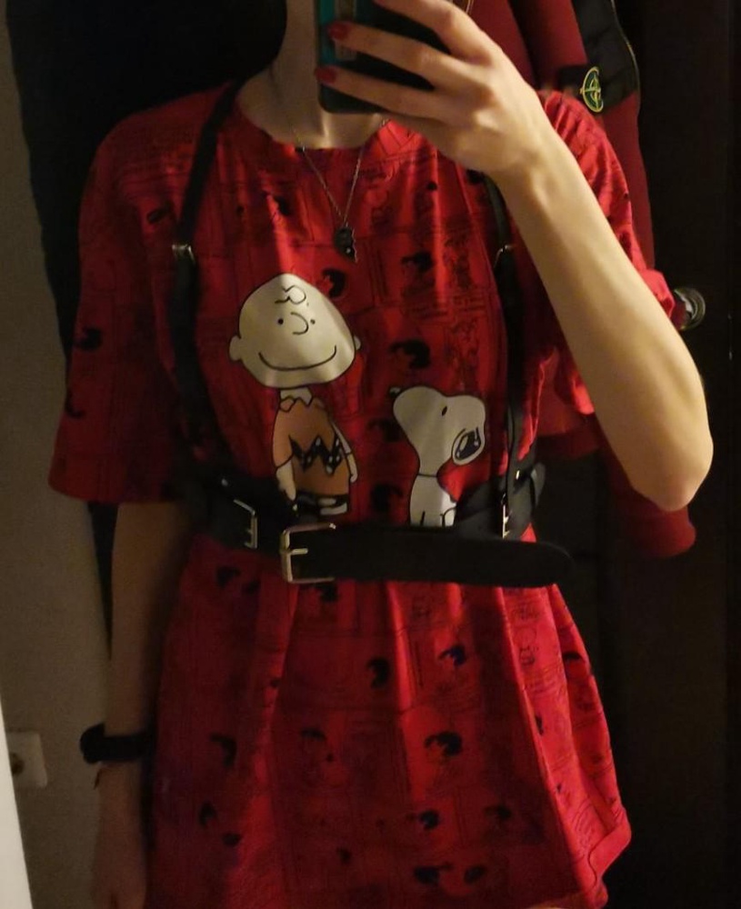 Отлично выглядит. Советую к покупке)) Материал качественный