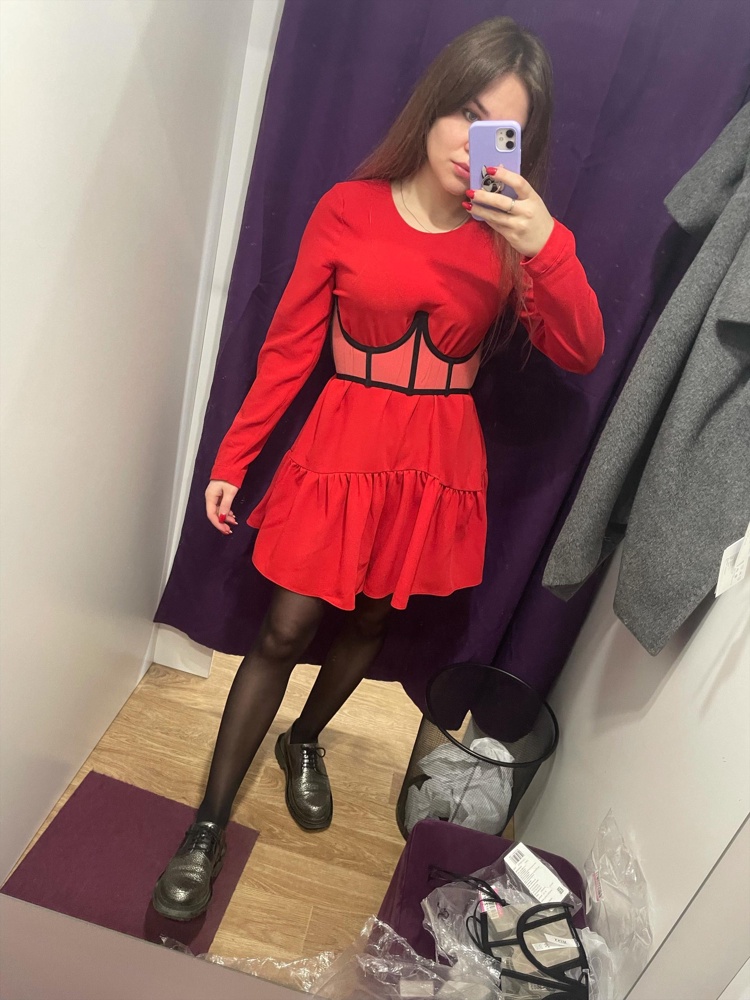 Из двух размеров в итоге взяла L-XXXL, они спереди не особо отличаются, может только пошире на 0,5 см, просто длиннее сзади, если хотите на одежду носить, то лучше взять побольше. Шикарно утягивает, очень удобно, что шнурок сам еще тянется, можно дышать)