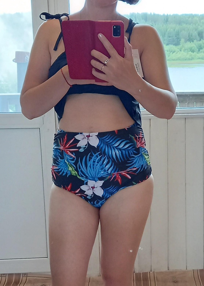 Купальник красивый и качественный.
Мне очень понравился и лиф и высокие трусики.
Но,к сожалению,на мой рост 161 см. размер 46 смотрится как-то нелепо.А  трусики 44 размера будут туговаты в паховой области.
Отказ.
На высоких девушках будет смотреться отлично!