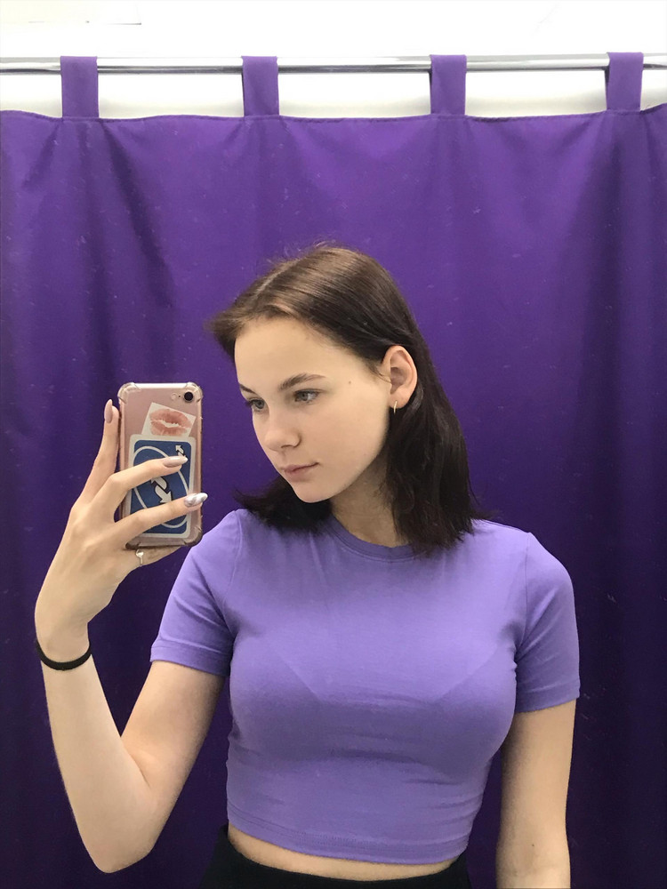 очень красивый и приятный топ 