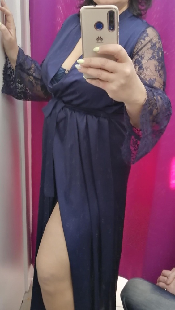 Очень красивый, струящийся, с тройник, скражввает не эелательные места