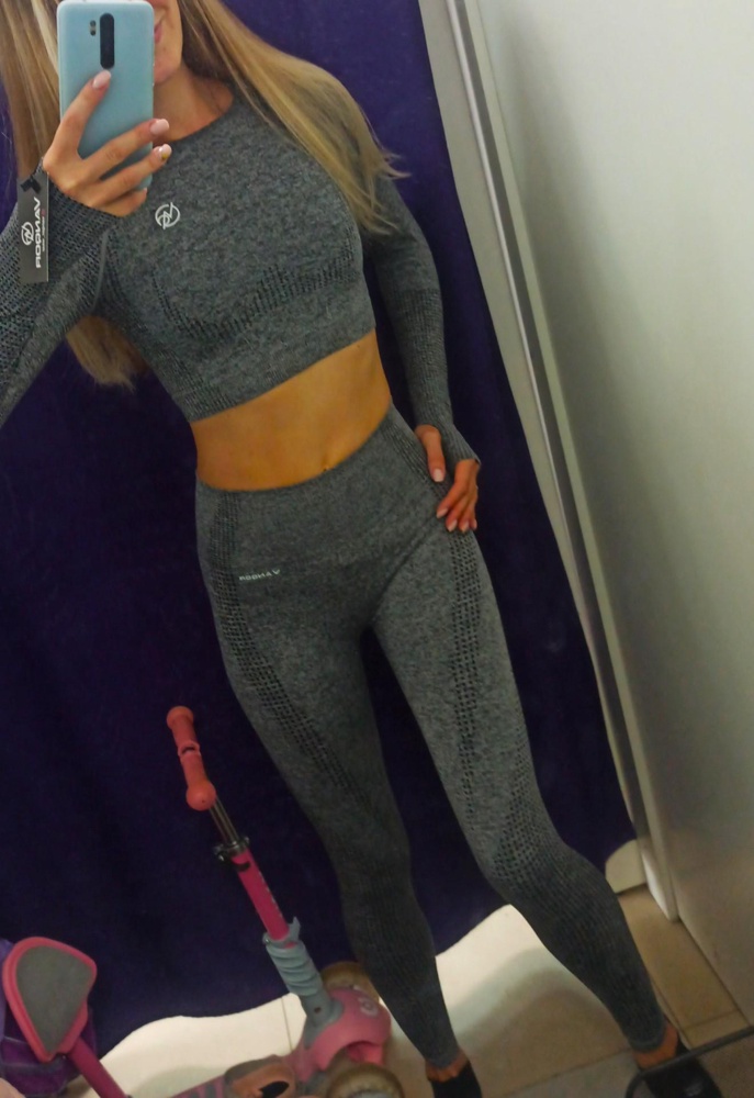 Костюм просто 🔥классно смотрится, приятный к телу материал. Заказывала 42 и 44 р. На параметры 85-63-94 рост 177 идеально сел 44 р.