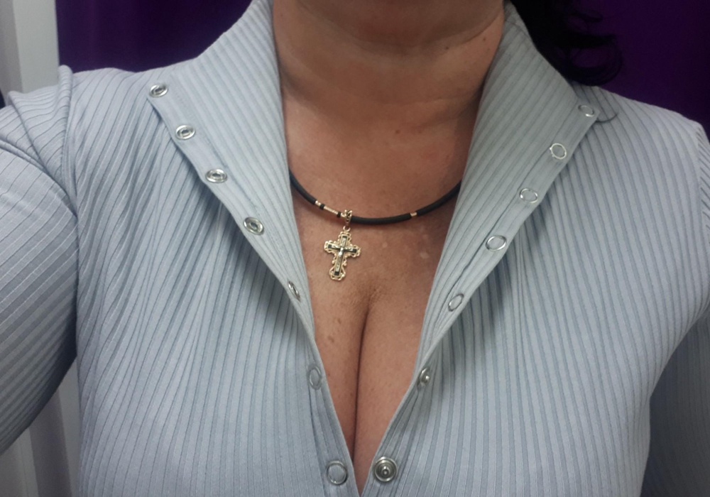 Качество хорошее, но ворот ложится только так.Разворот и только.