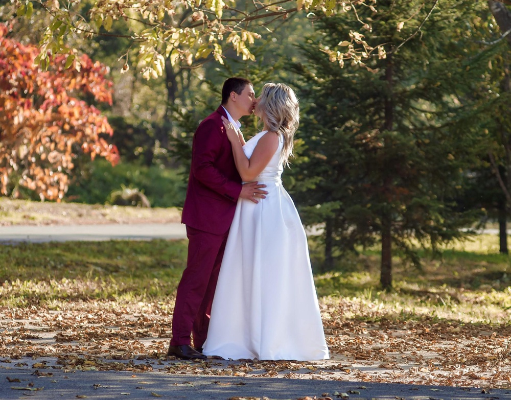 Отличное платье, выглядит дороже своей стоимости🤗брала на регистрацию.но есть один минус, пояс который пришёл в комплекте, серебристый явно не 50 размер, а размер на 42- 44. Летом было бы жарко, на осень отличный вариант( фото 03.10)