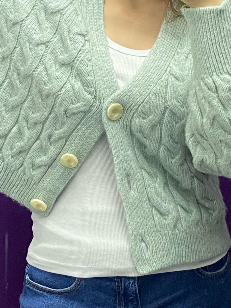 Пришла в аккуратной упаковке. Майка понравилась, приятная к телу. Цена, считаю, более чем адекватная Рекомендую!