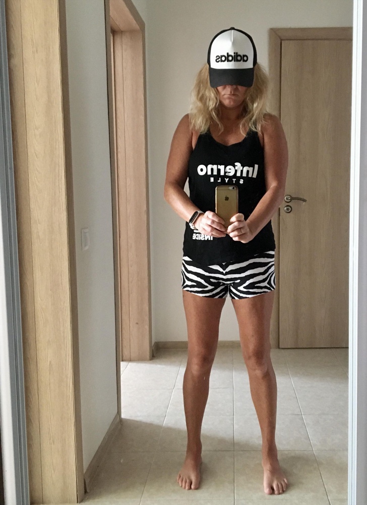 Всё идеально, на 44р взяла М, рекомендую.