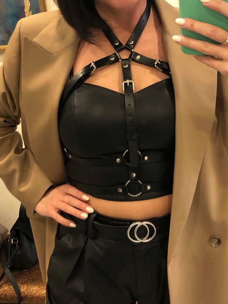 Осталась очень довольна покупкой, смотрится отлично, сделано качественно!