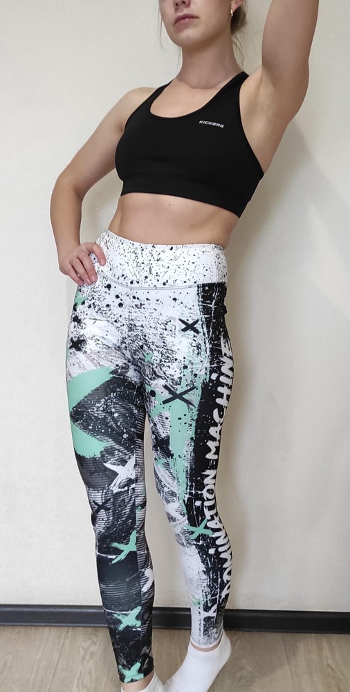 Хороший топ, сидит плотно довольно таки, но 46 показался уже великоват. Качество класс. Рада что наконец его приобрела!!