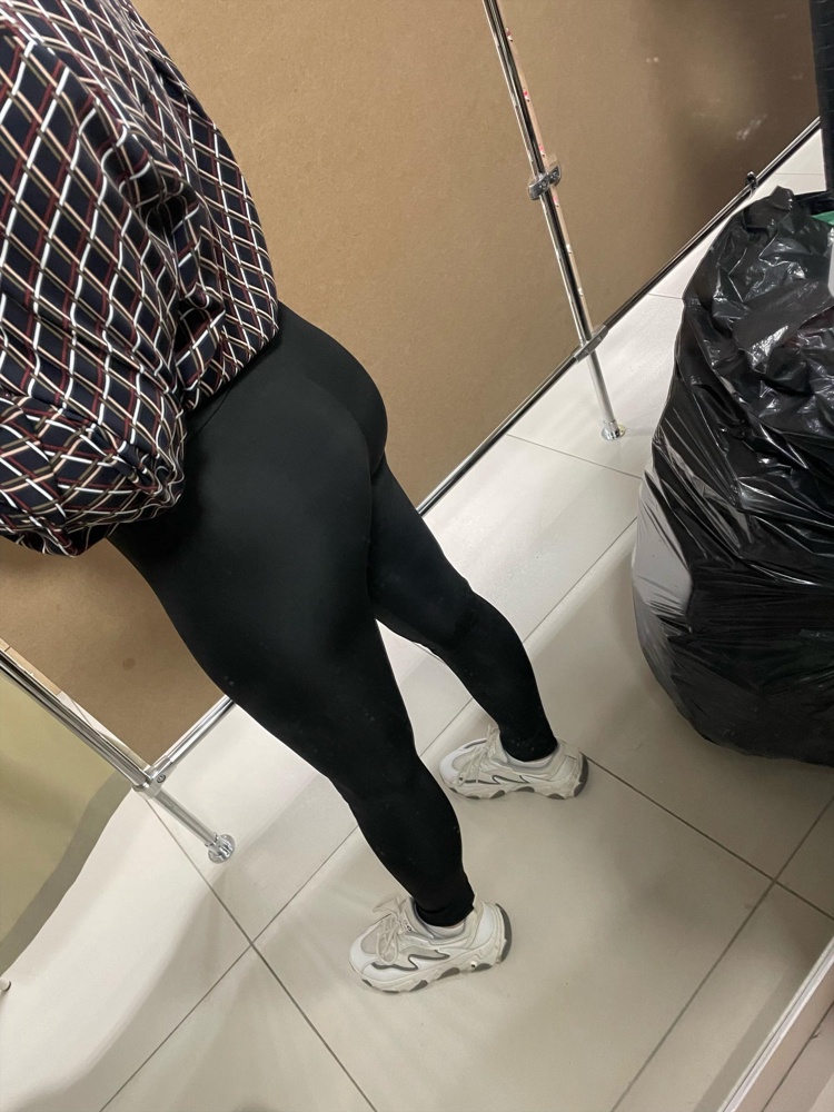 5/5 это отличные лосины,не просвечивают и не утягивают сильно.Хорошо прилагаются к фигуре.На свой 44 раз подошли хорошо М.На солнышке блестят🥺