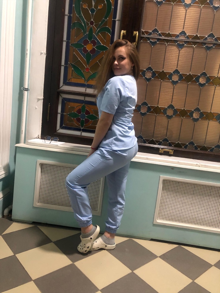 Костюм классный, очень приятный к телу. Не сковывает движения. Цвет, оооочень красивый. Все оценили костюм, цена приятная. Качество-бомба. Буду заказывать другие цвета. Спасибо за товар , пришёл за 2 дня.