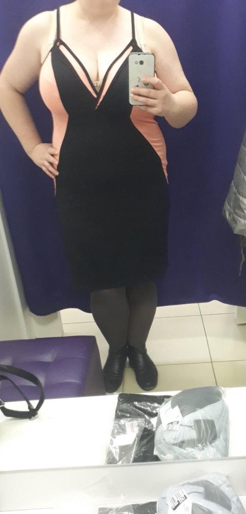 Отличная. На мои 125, 110,125 54р сел отлично, только жаль что нет ползунков чтоб регулировать длинну в бретелях.