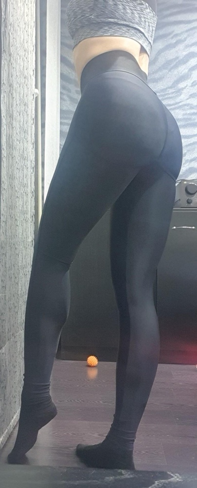 Ожидала болтшего от них, как на мне сели  вроде нормально, но попа в них моя огромная) к качеству претензий нет, возможно просто не моя модель.