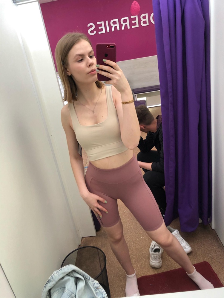 Топ отлично сел, качество хорошее, всё по размеру. Думаю, возьму ещё 