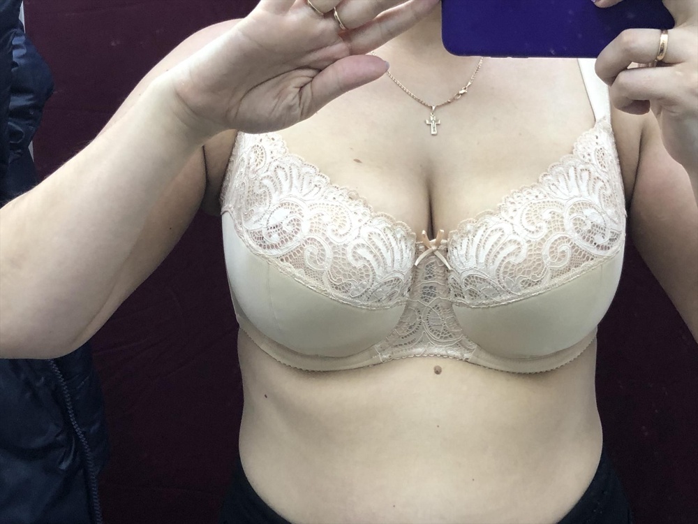 Пришёл совершенно не той модели. Так как нужно было срочно-забрала какой был. За это снимаю звезду. Удобный, повседневный. 