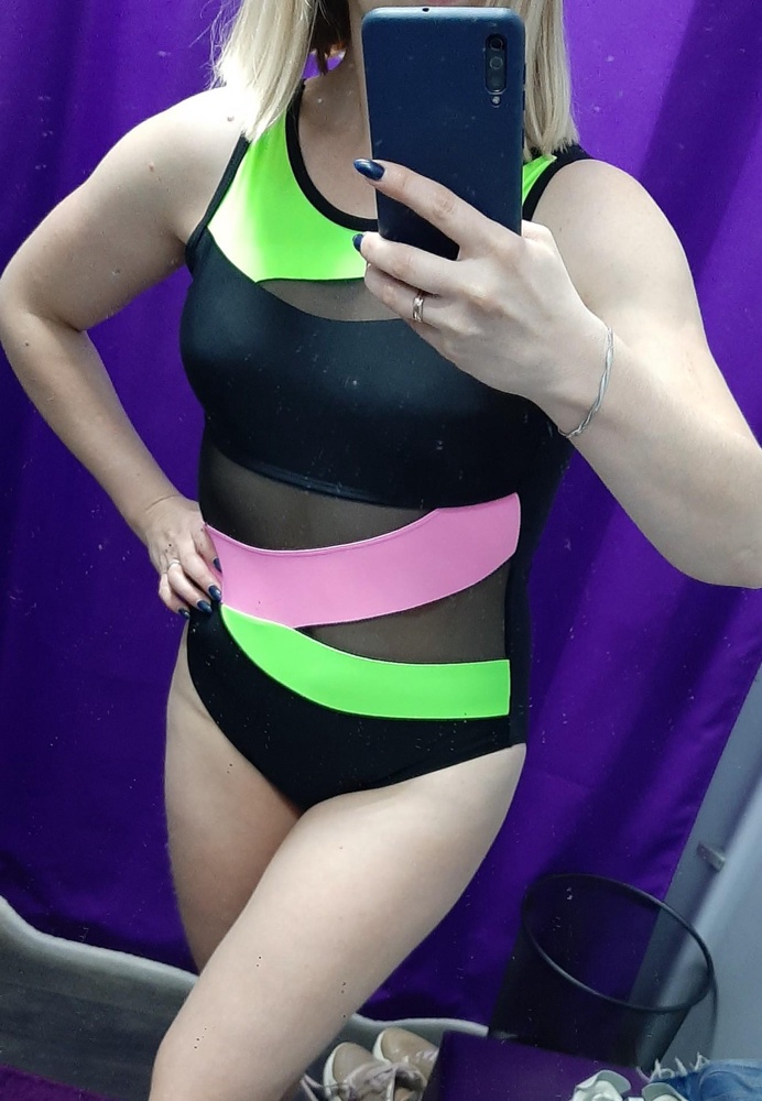 Купальник зрительно очень красивый, эффектно скрывает недостатки, качество неплохое... НО обсалютно неудобный. Даже на рост 160 и параметры 85/73/95 лямки тянут, режут подмышки и слетают с плеч. Ощущение, что они не на месте (неправильный крой). Ношу 44/46, примеряла 44 режет попу, 46 идеально, но лямки в обоих случаях создают дискомфорт. Очень жаль, но ОТКАЗ!