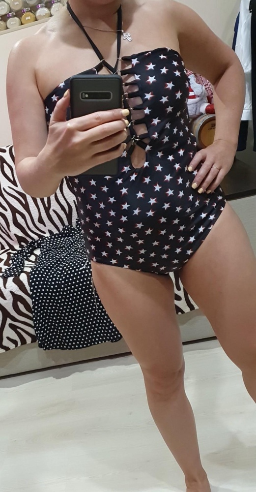 Для такой цены хороший купальник. Брала за 656 руб. Он на действительно маленький рост. Мой 150, мне подошёл. На 44й размер взяла L, но у меня широкая спина, поэтому не болтается. Единственное,  верх действительно дряблый из-за отсутствия чашечек, но я это подправлю.