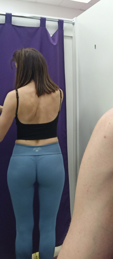 Клёвые, швы ровные, аккуратные, цвет красивый, не яркий. Сидят хорошо, стоят своих денег. Вообщем довольна штанишками). Спасибо 👌