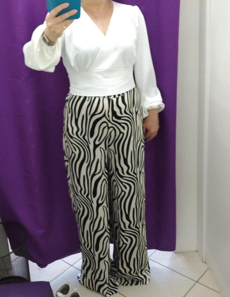 Брюки отличные! Хорошее лекало. Сидят отлично. Прекрасно скрывают животик. Они на высокий рост. Так ,что просто нужно укоротить в ателье. Осталась очень довольна покупкой! Рекомендую.