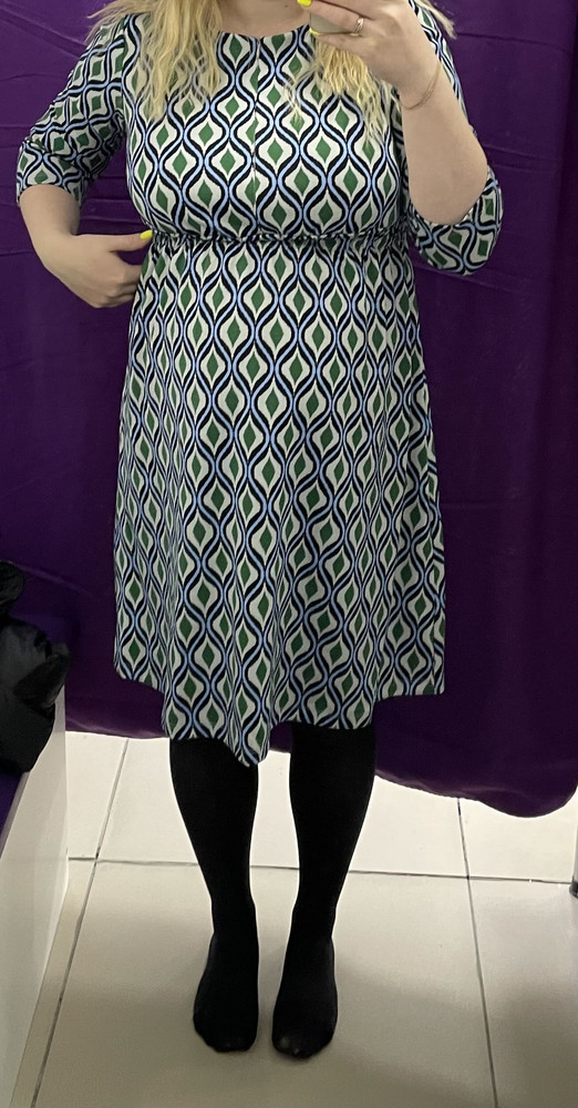 Качество очень хорошее,но оказалось длиннее колен,а на фото у девушек оно покороче,придётся подшивать)