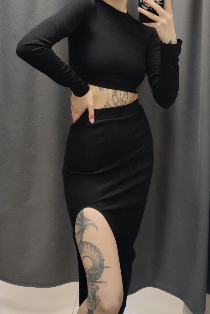 Костюмом очень довольна✨ткань мягкая, швы ровненькие. ОГ ~88, ОТ ~70, ОБ ~90 на рост 160 (42 размер)