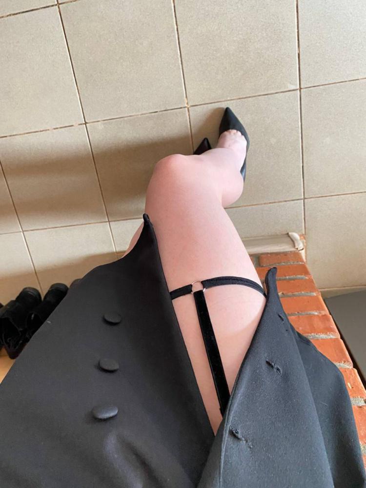 Спасибо производителю за такую шикарную портупею! Очень сексуально смотрится с красным бельём!❤️ Я также ношу ее в повседневной жизни под платье-пиджак, или просто под платье, получаю море комплиментов😅 Не знаю, как раньше жила без таких вещичек)) Плюс 100500 к уверенности у меня точно добавилось за то время, как я ее купила🔥