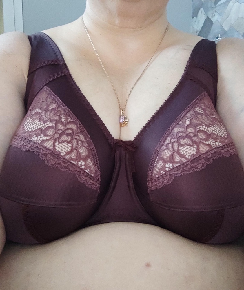 Бюстгальтер супер. Грудь держит хорошо, давно такой искала. Рекомендую к покупке.