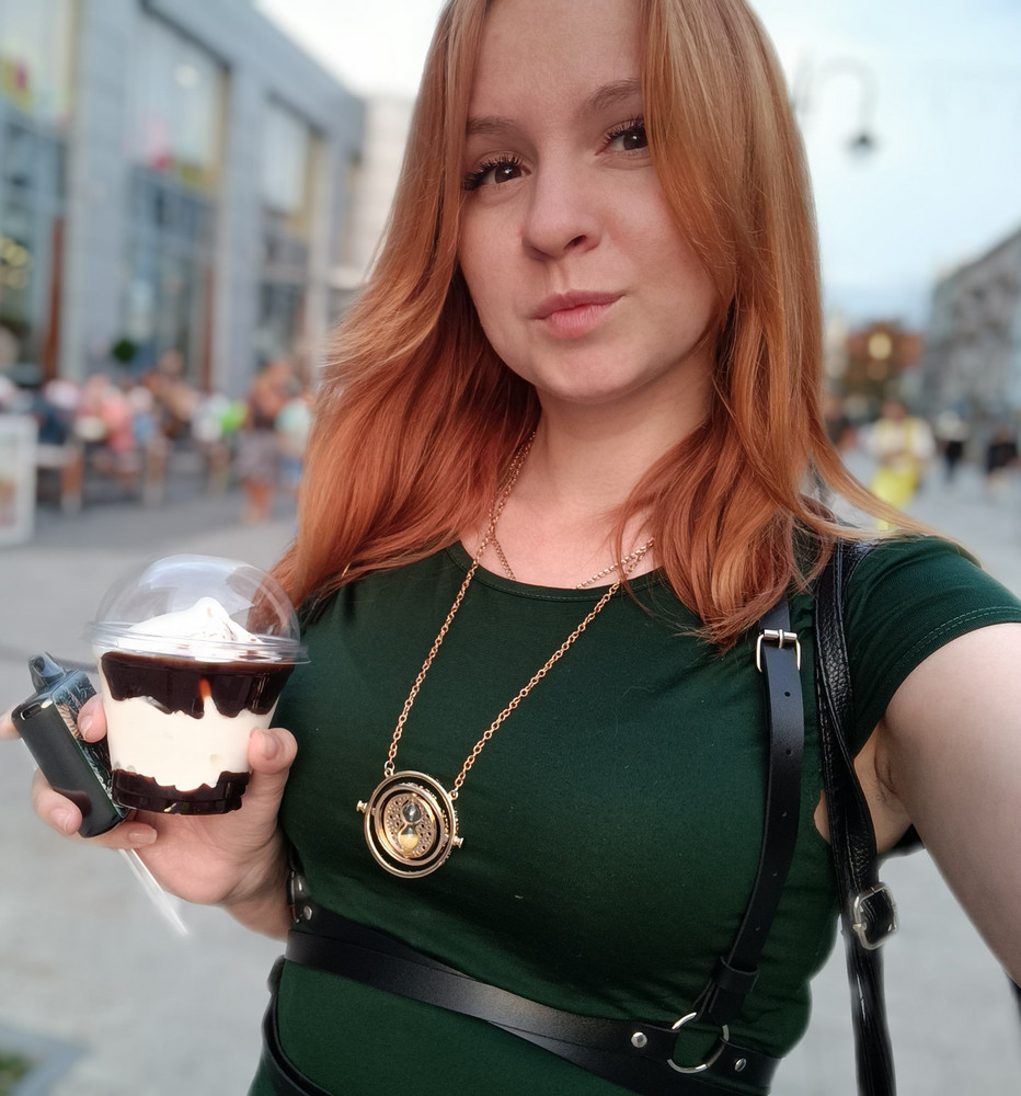 Соответствует фото и описанию, училась завязывать по видео из представленной карусели -всё получилось. У меня восторг, спасибо огромное. Это оооочень красиво)