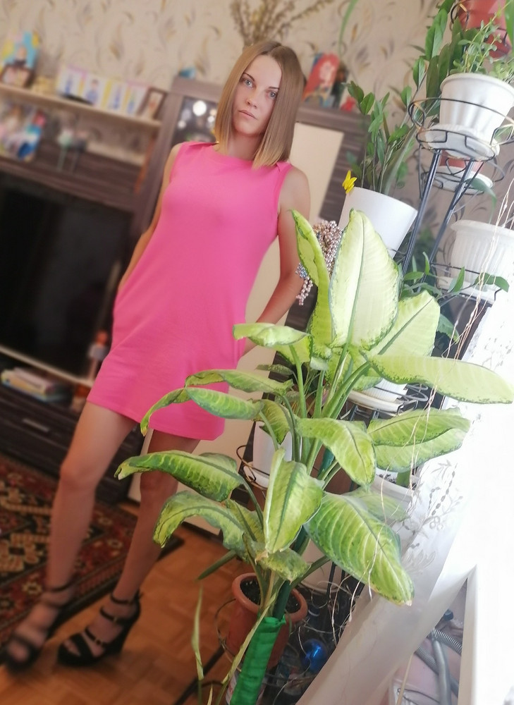 Классное платье. На 42 размер брала xs